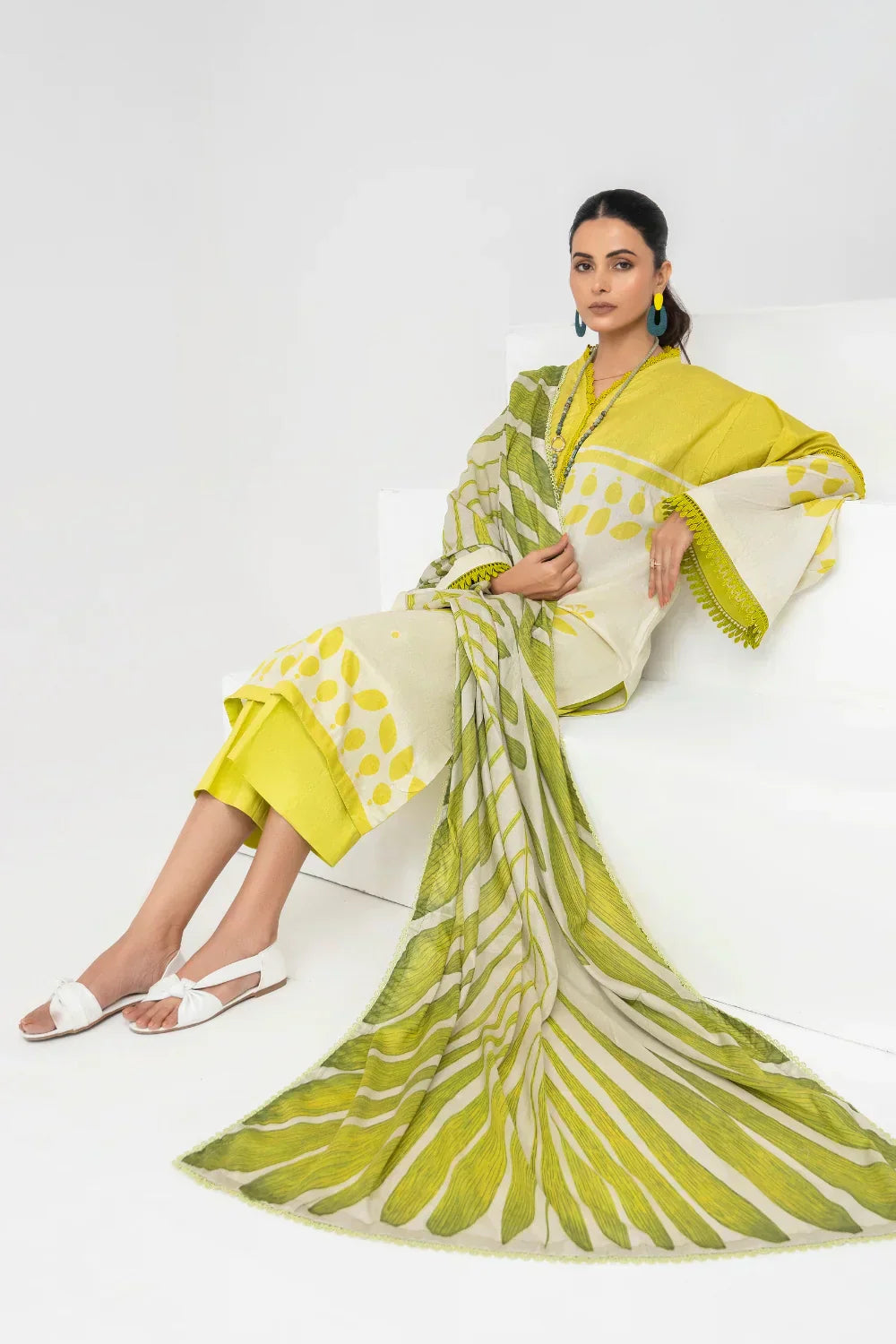 Ittehad | Printed Lawn 24 | IP3P06-3PS-LMN - House Of Hania