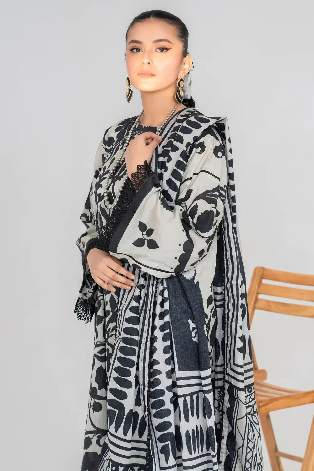 Ittehad | Printed Lawn 24 | IP3P08-3PS-LGY - House Of Hania