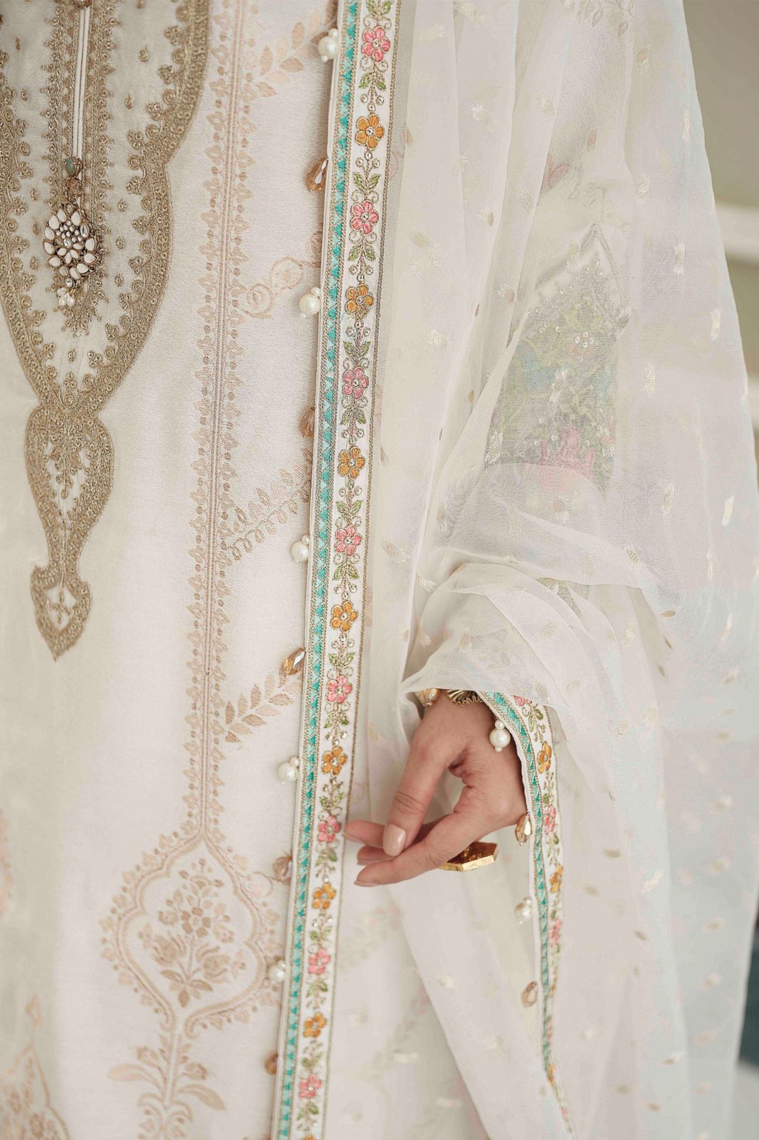 Ivory CST-604 - House Of Hania