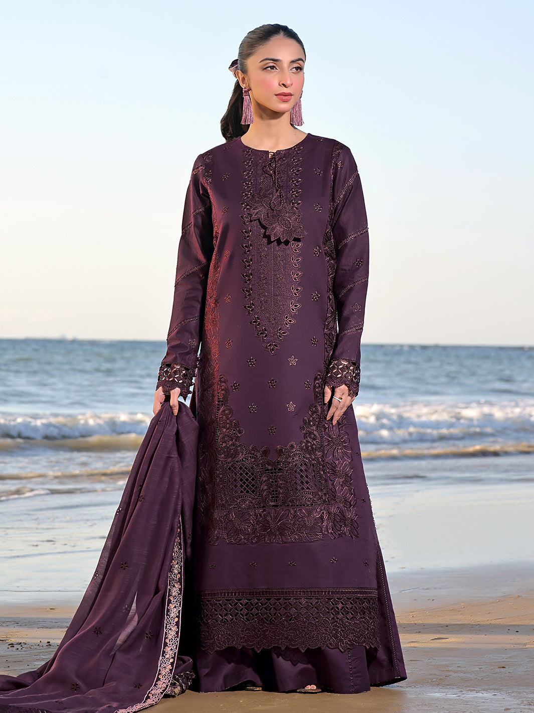 Izel | Saahil Signature Lawn 24 | CAIA - House Of Hania