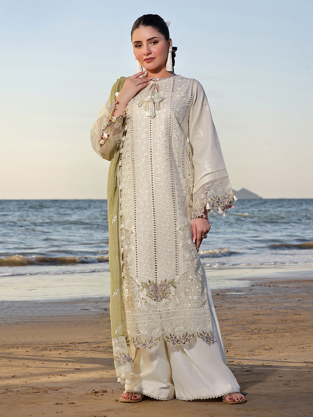 Izel | Saahil Signature Lawn 24 | FLOSSIE - House Of Hania