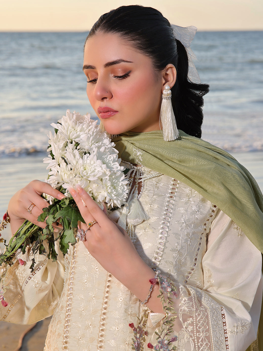 Izel | Saahil Signature Lawn 24 | FLOSSIE - House Of Hania