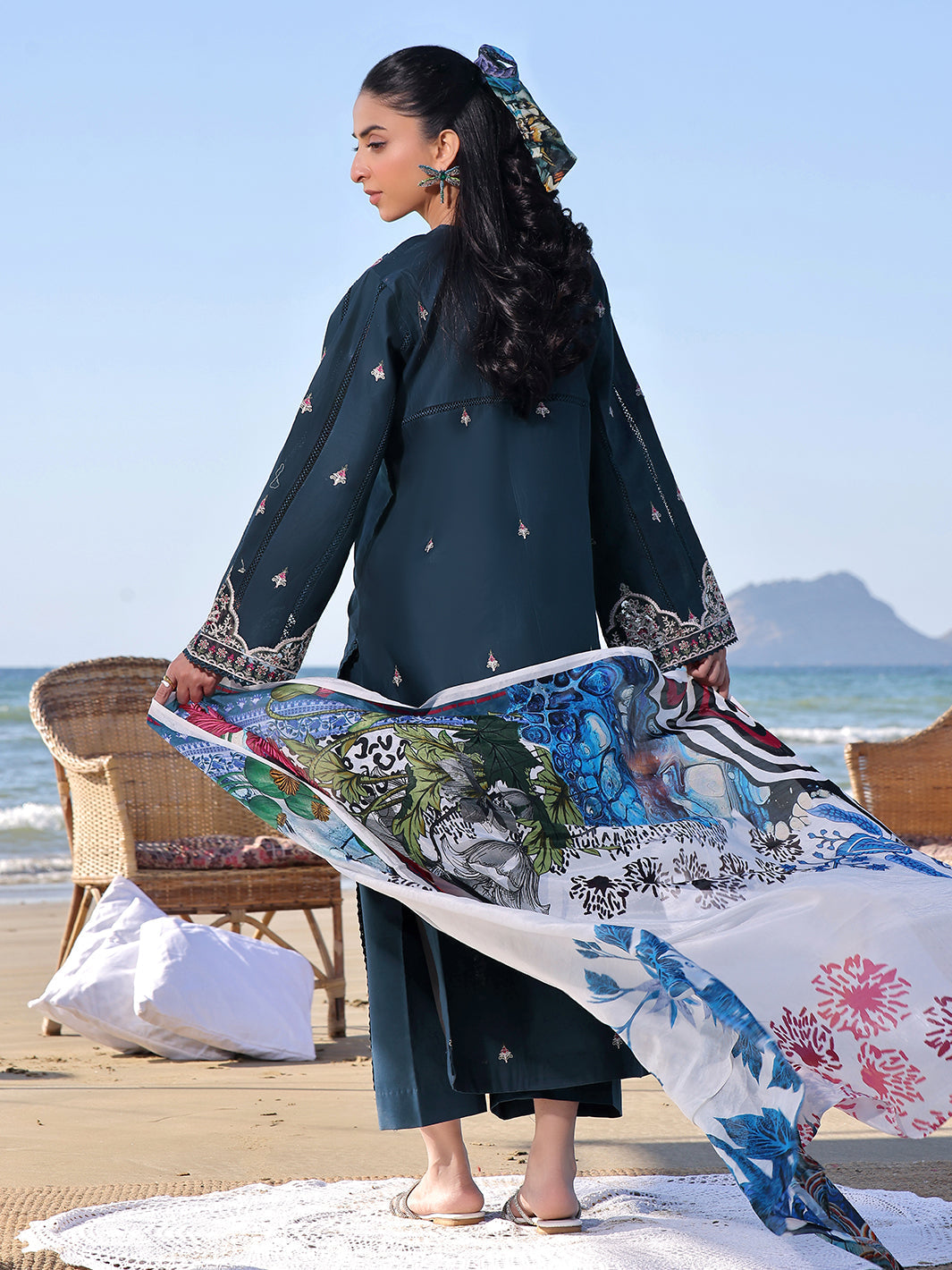 Izel | Saahil Signature Lawn 24 | SAPPHIRE - House Of Hania