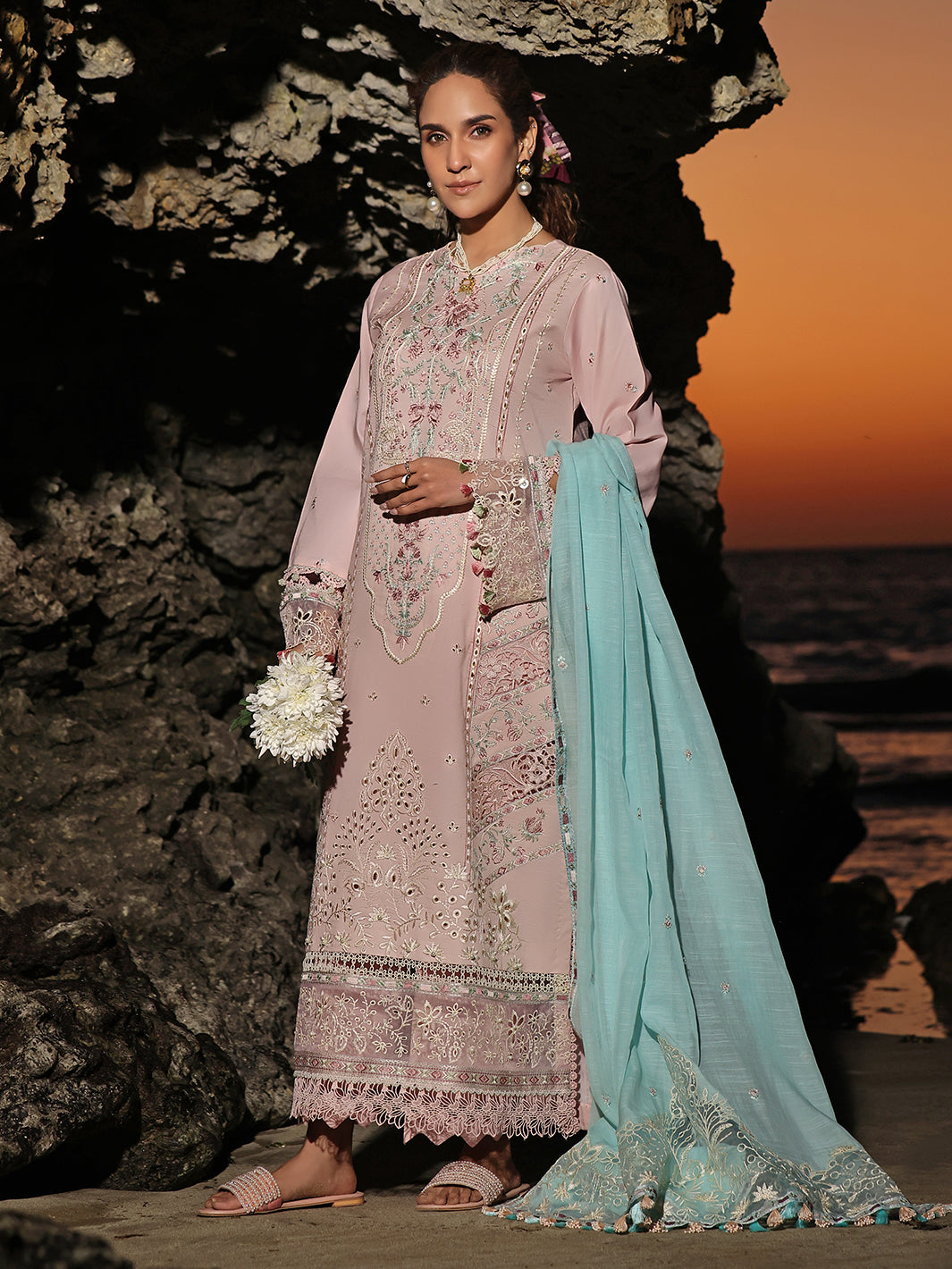 Izel | Saahil Signature Lawn 24 | SOFFIO - House Of Hania