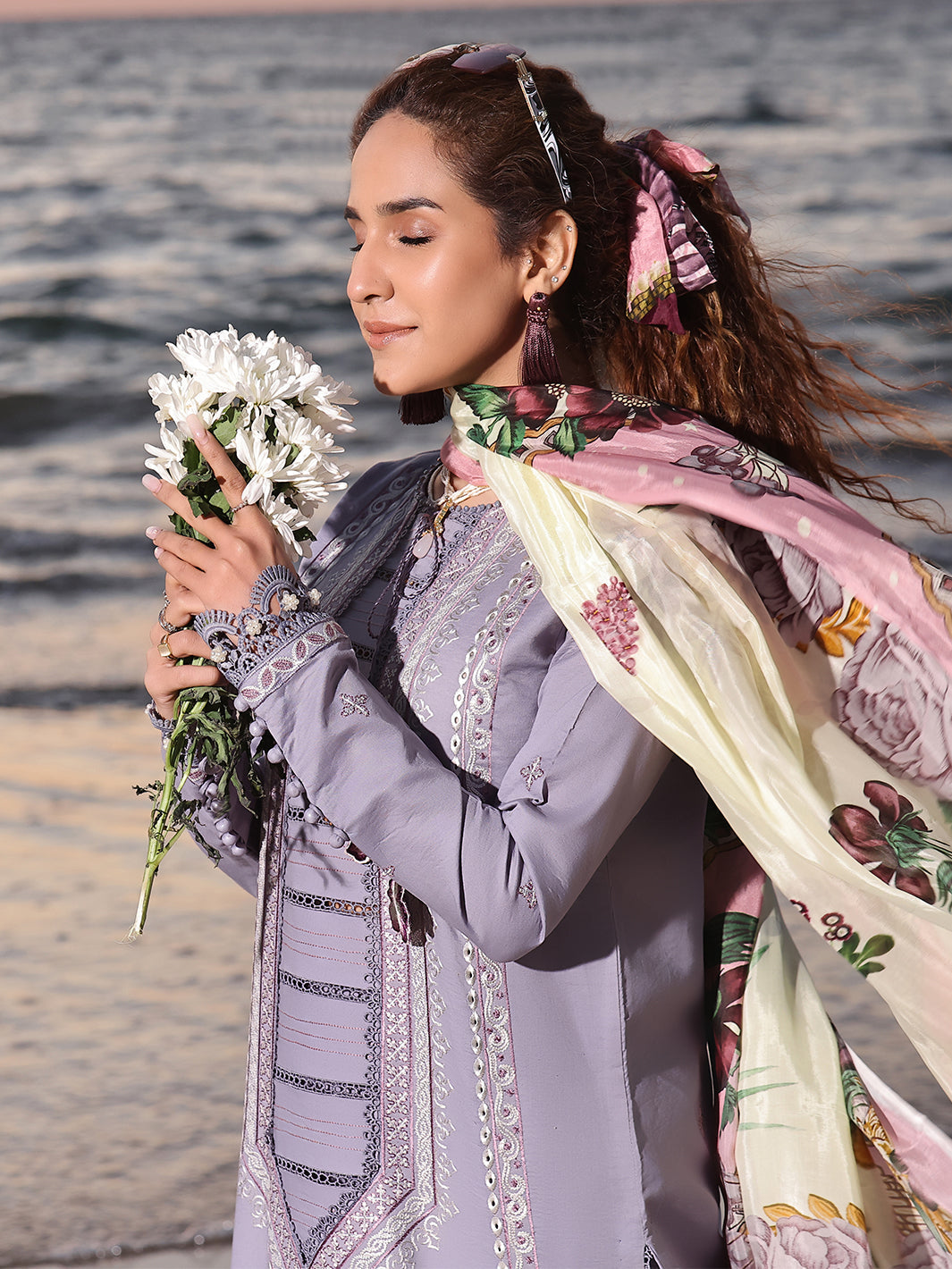 Izel | Saahil Signature Lawn 24 | VANYA - House Of Hania