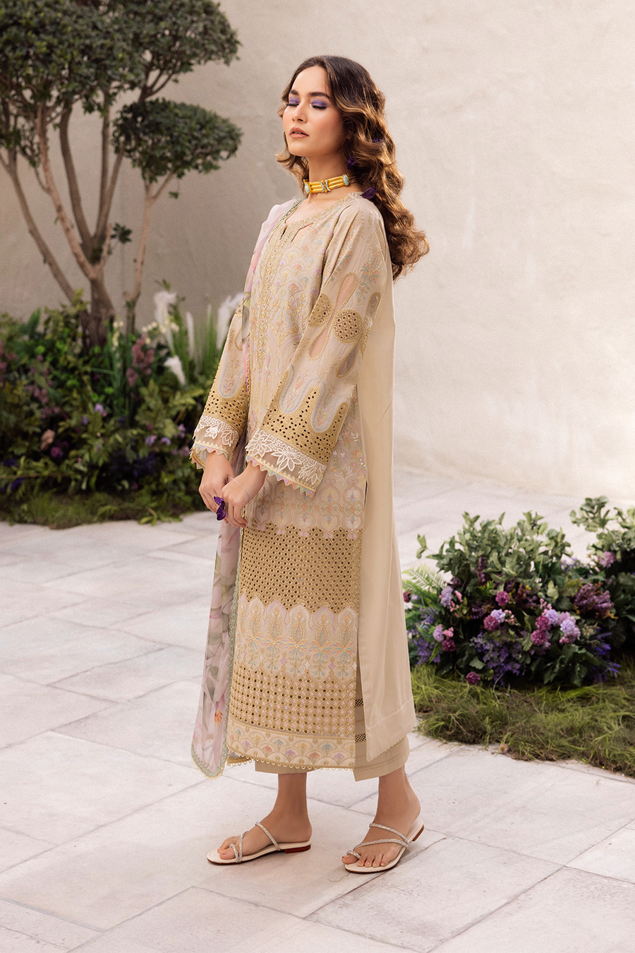 Iznik | Dahlia Embroidered Lawn | DL-03 - House Of Hania