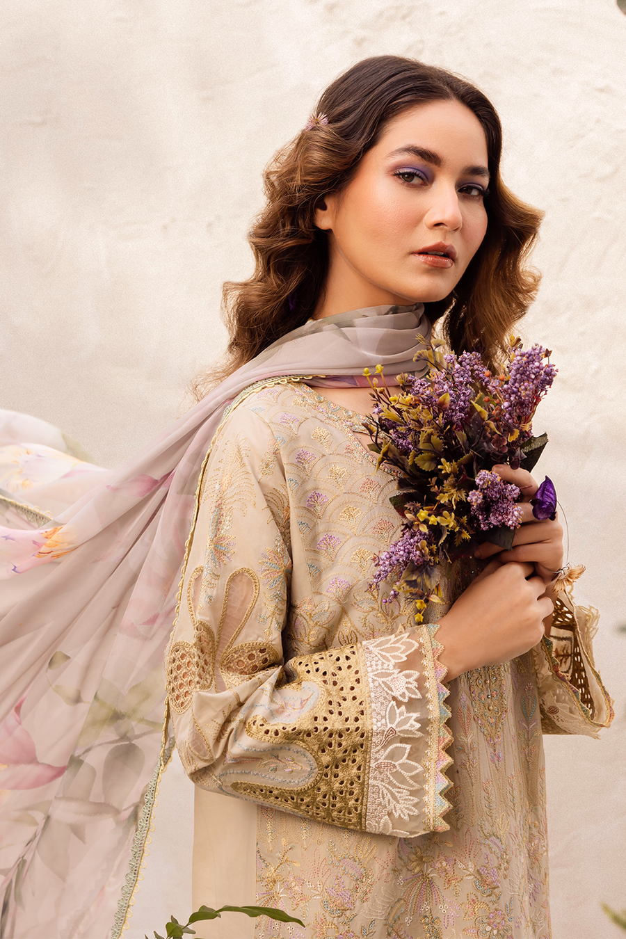 Iznik | Dahlia Embroidered Lawn | DL-03 - House Of Hania