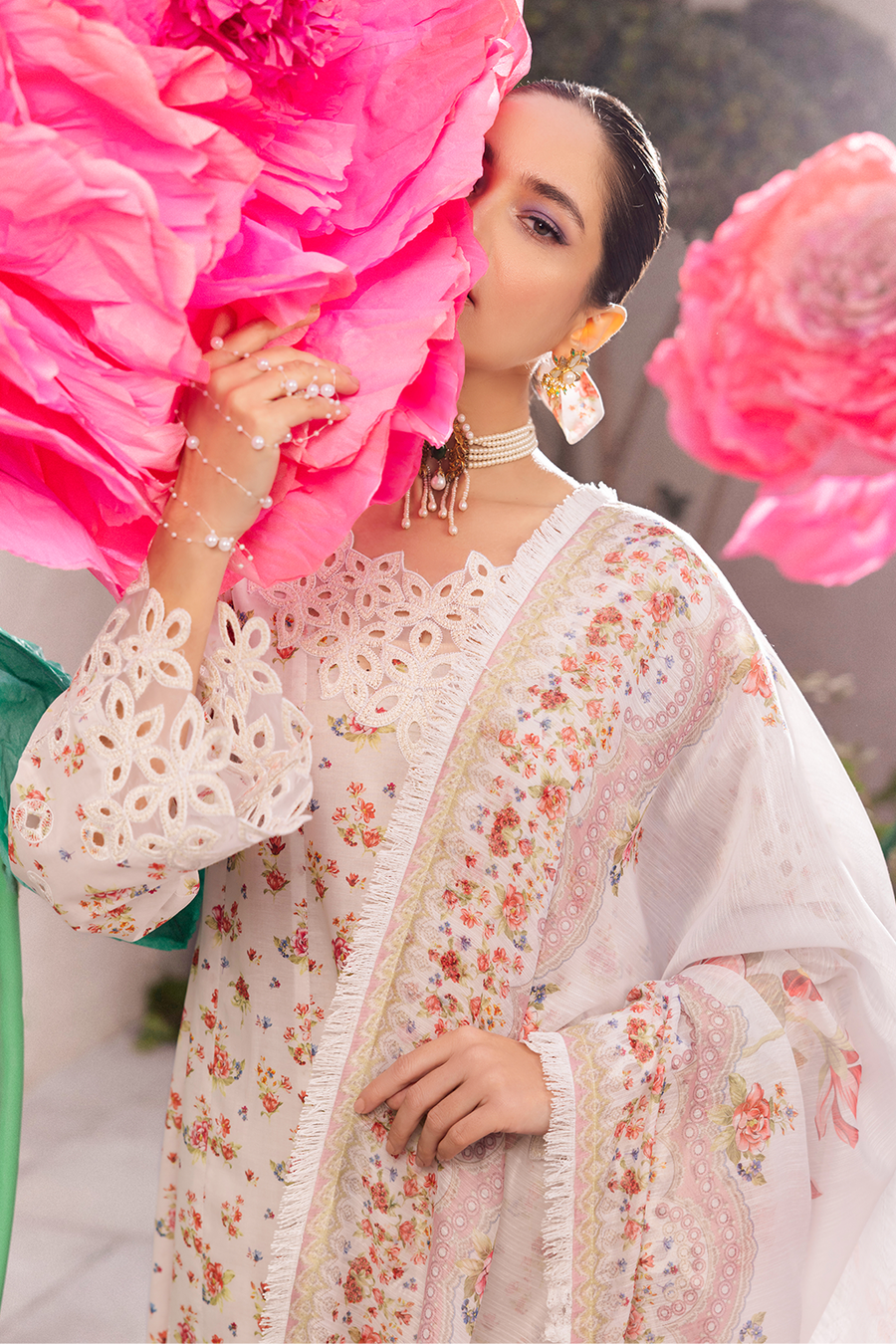 Iznik | Dahlia Embroidered Lawn | DL-05 - House Of Hania
