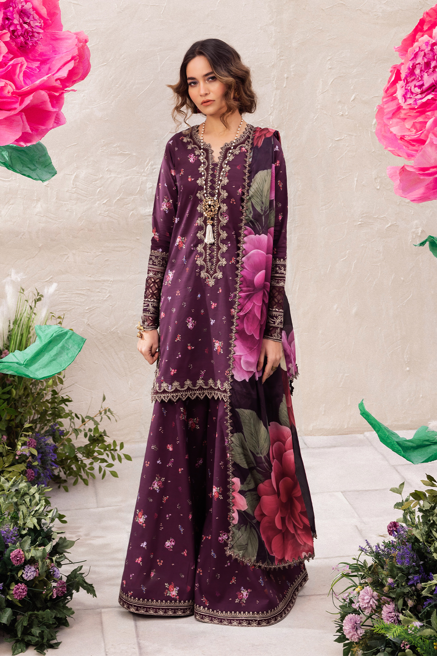 Iznik | Dahlia Embroidered Lawn | DL-06 - House Of Hania