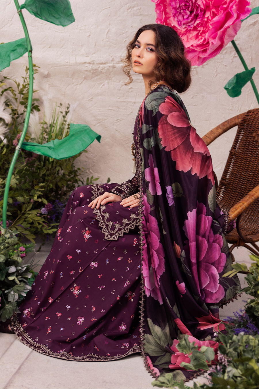 Iznik | Dahlia Embroidered Lawn | DL-06 - House Of Hania