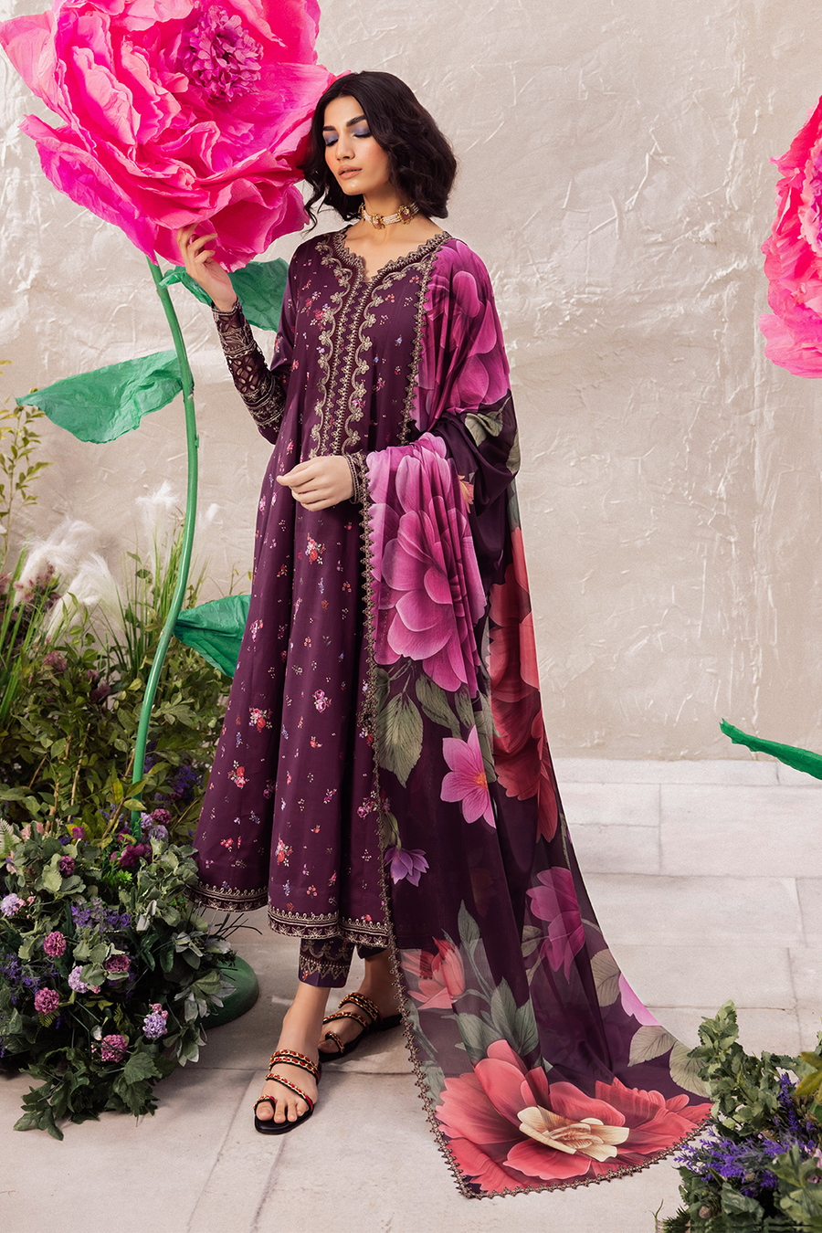 Iznik | Dahlia Embroidered Lawn | DL-06 - House Of Hania