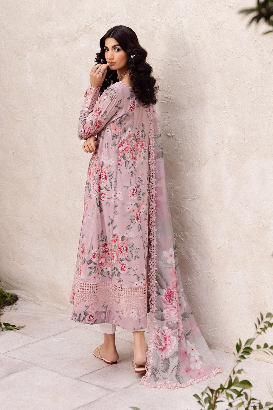 Iznik | Dahlia Embroidered Lawn | DL-09 - House Of Hania