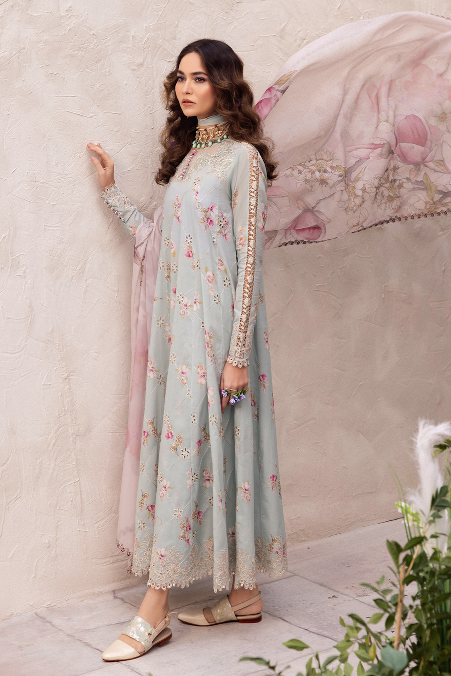 Iznik | Dahlia Embroidered Lawn | DL-10 - House Of Hania