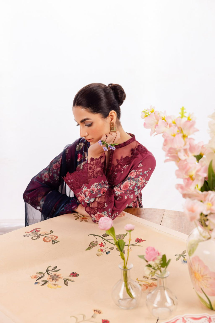 Iznik | Dahlia Embroidered Lawn | DL-11 - House Of Hania