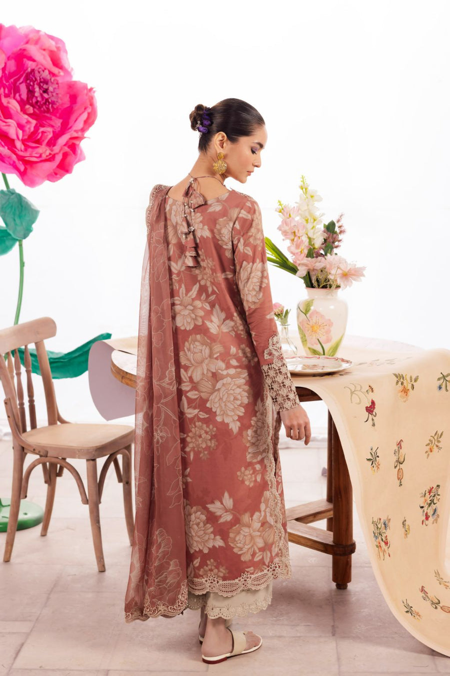 Iznik | Dahlia Embroidered Lawn | DL-12 - House Of Hania