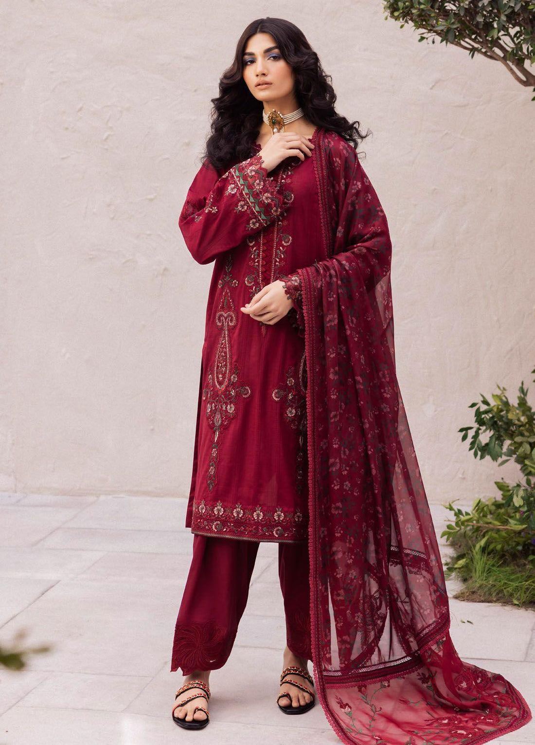 Iznik Dahlia Embroidered Luxury Lawn 3Pc Suit DL-01 GOSSAMER - House Of Hania