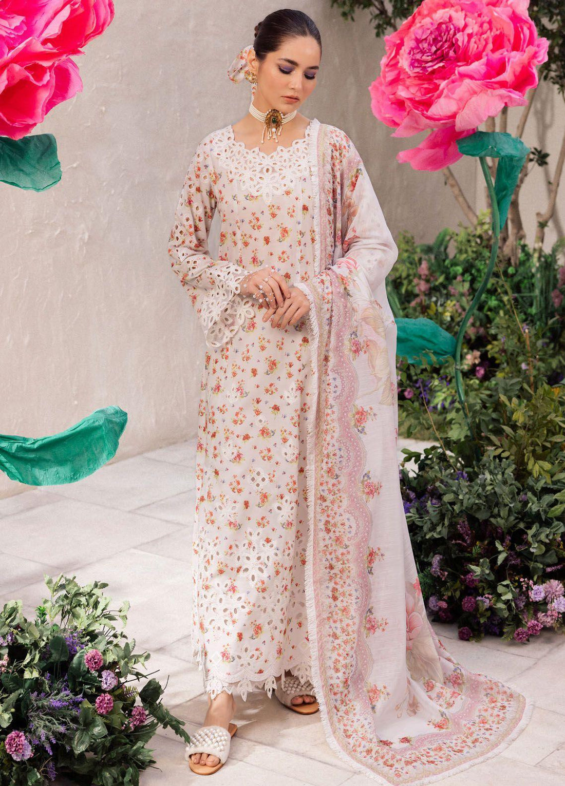 Iznik Dahlia Embroidered Luxury Lawn 3Pc Suit DL-05 SPLENDOUR - House Of Hania