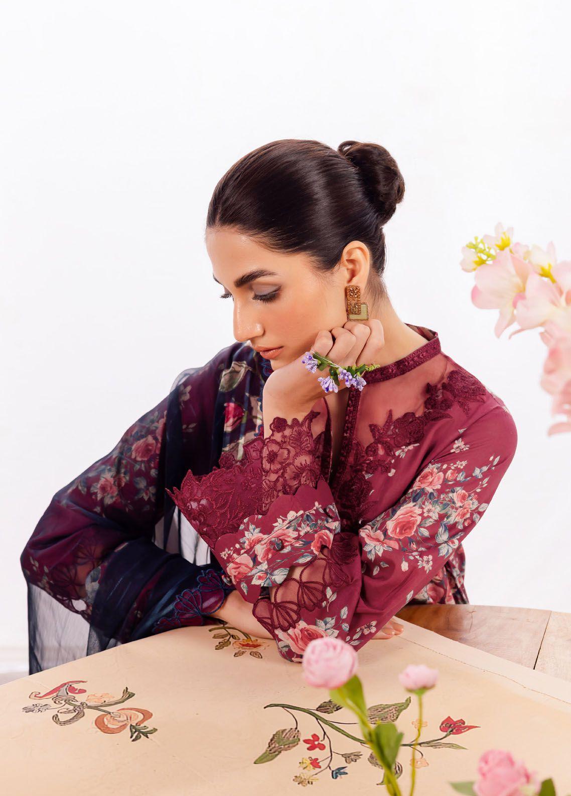 Iznik Dahlia Embroidered Luxury Lawn 3Pc Suit DL-11 SOLISTICE - House Of Hania