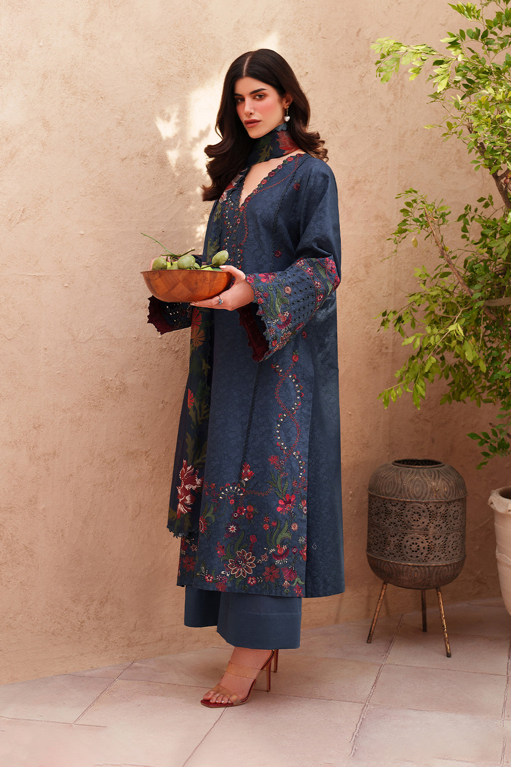 Iznik | Eid Lawn | EL-01 Embroidered Lawn - House Of Hania