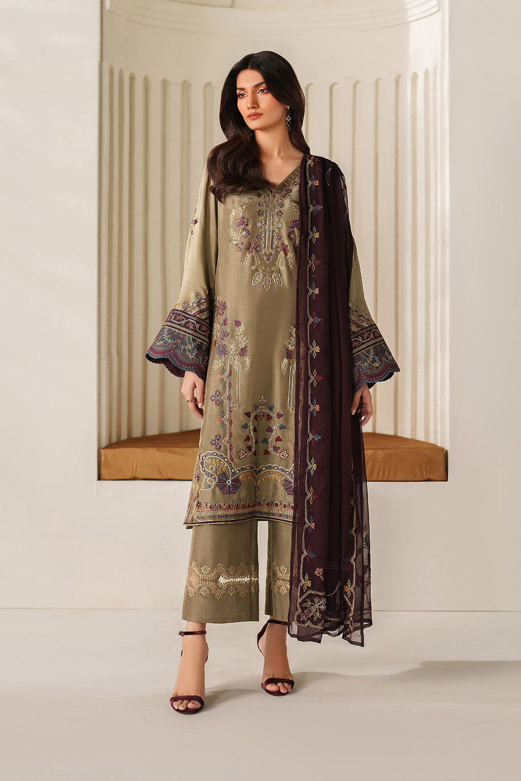 Iznik | Exclusive Formals | UE-614 Embroidered Ramen Silk - House Of Hania
