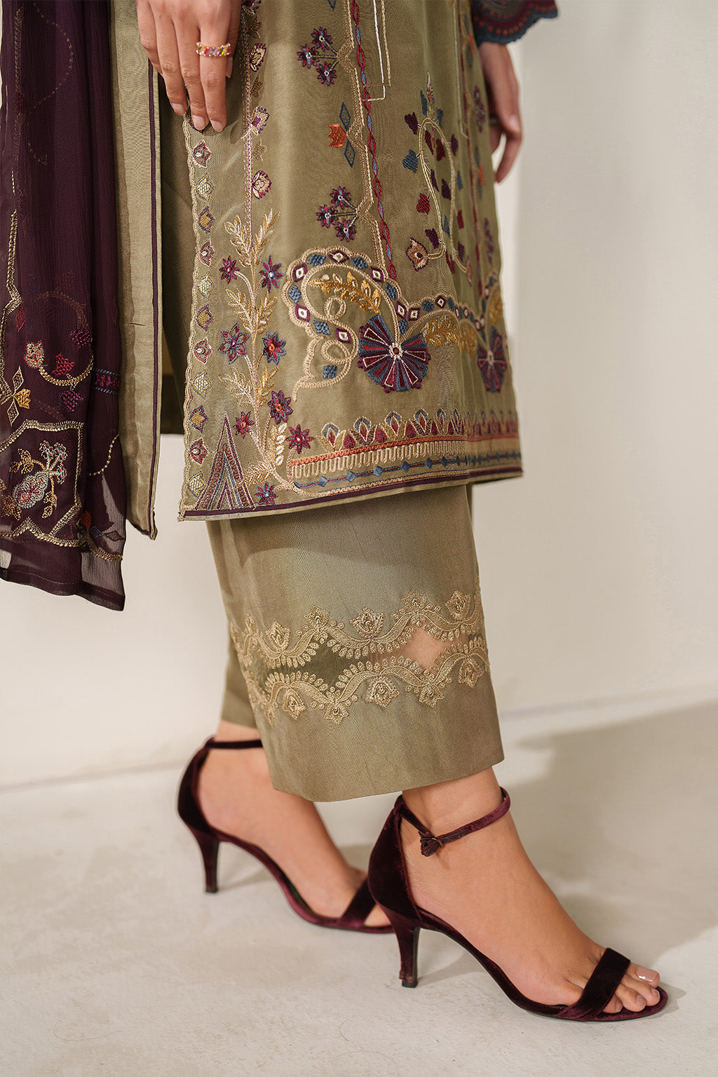 Iznik | Exclusive Formals | UE-614 Embroidered Ramen Silk - House Of Hania