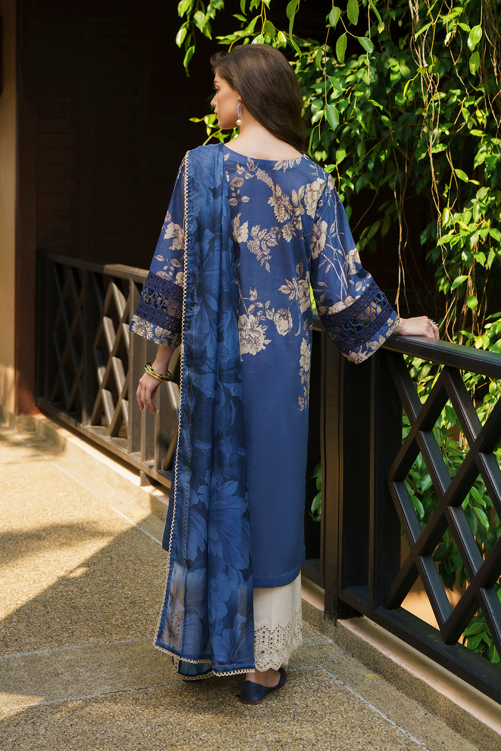 Iznik | Exclusive Lawn | UE-220 PRINTED LAWN - House Of Hania