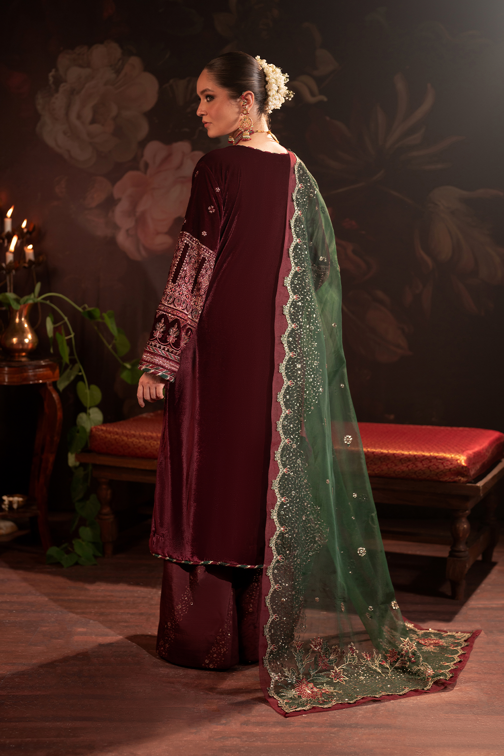 Iznik | Exclusive Velvet | IV-39 - House Of Hania