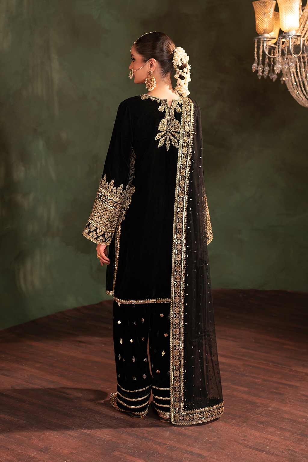 Iznik | Exclusive Velvet | IV-41 - House Of Hania