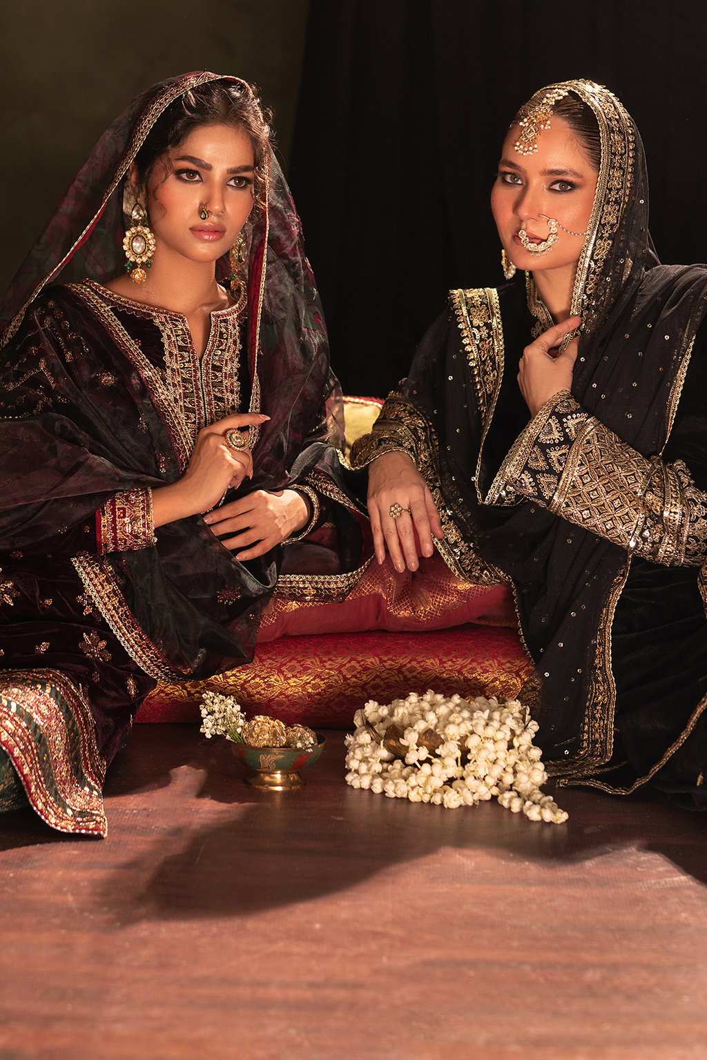 Iznik | Exclusive Velvet | IV-41 - House Of Hania