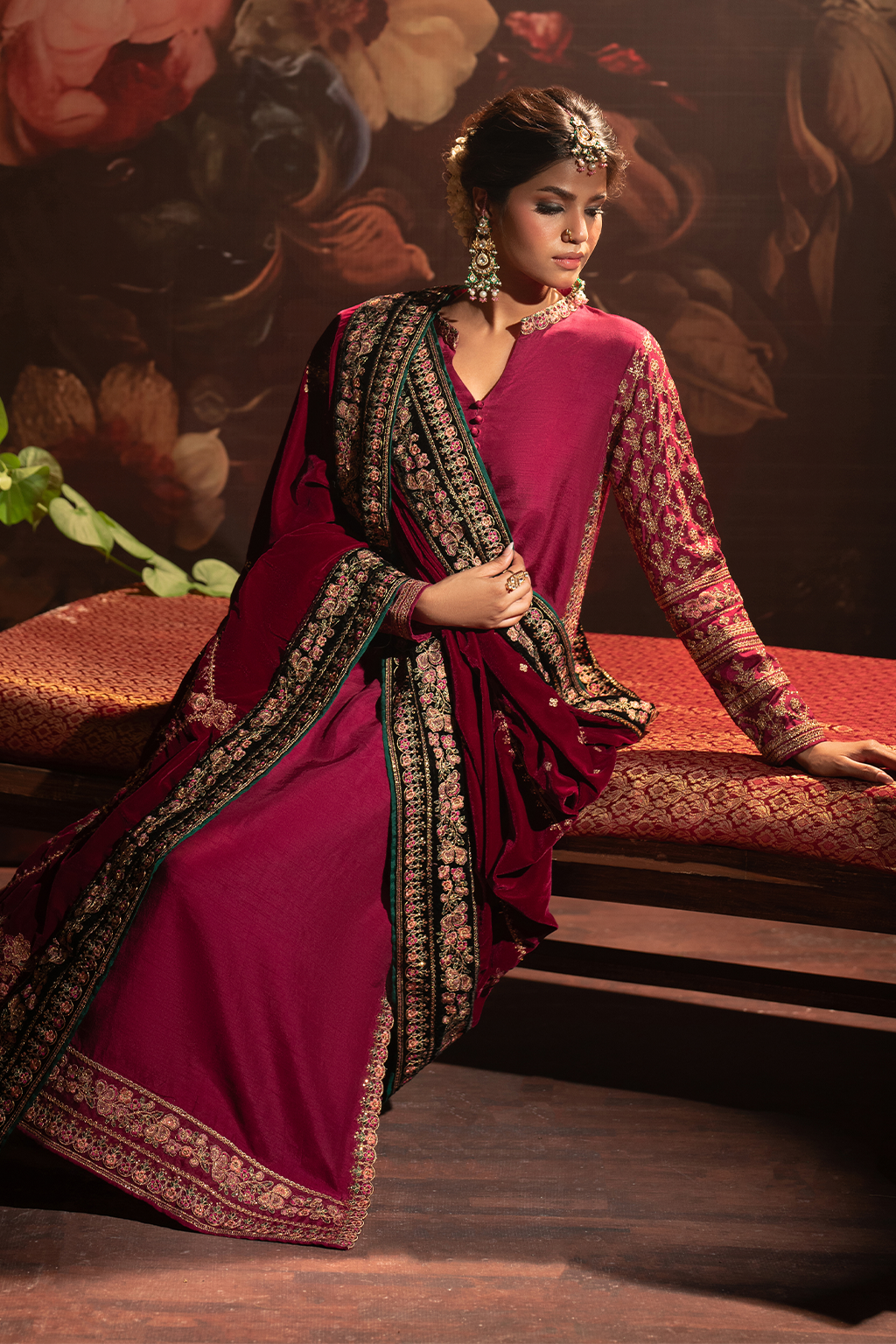 Iznik | Exclusive Velvet | IV-42 - House Of Hania