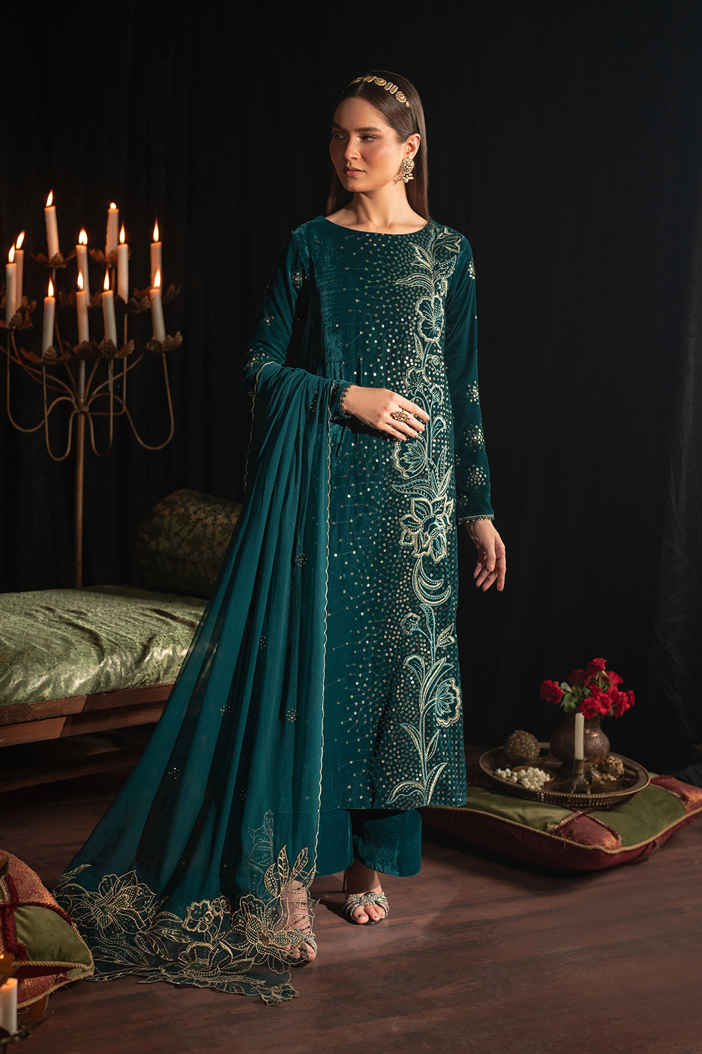 Iznik | Exclusive Velvet | IV-47 - House Of Hania