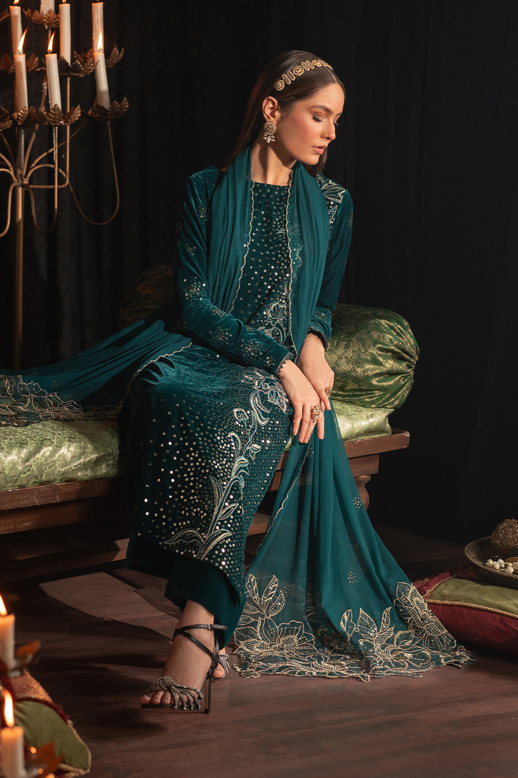 Iznik | Exclusive Velvet | IV-47 - House Of Hania
