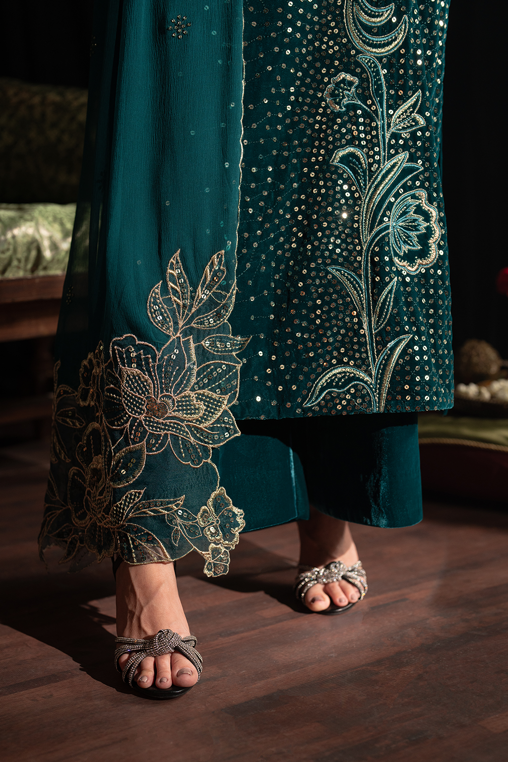 Iznik | Exclusive Velvet | IV-47 - House Of Hania