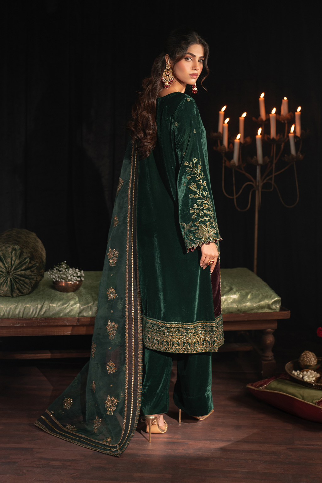 Iznik | Exclusive Velvet | IV-48 - House Of Hania