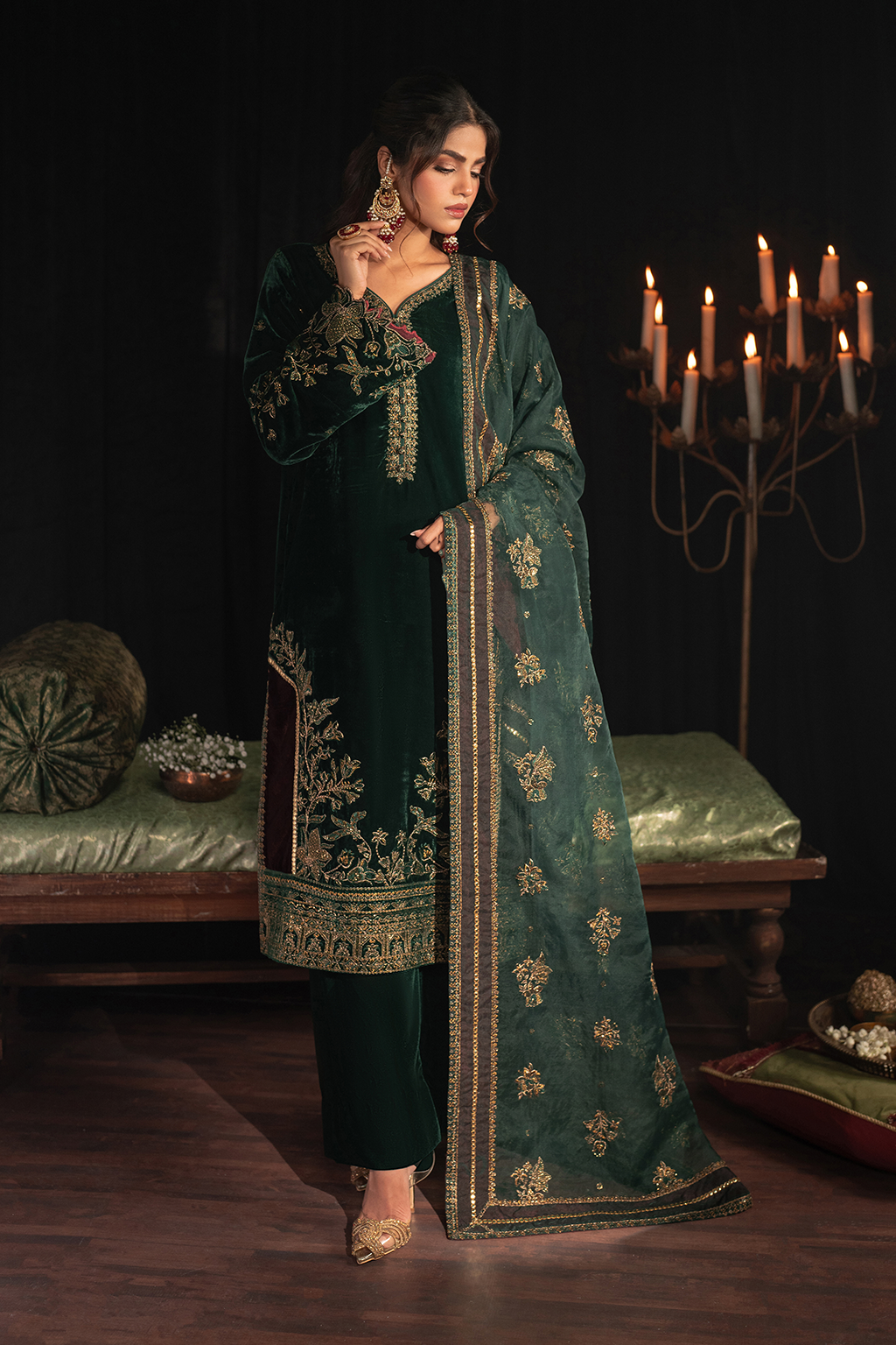 Iznik | Exclusive Velvet | IV-48 - House Of Hania