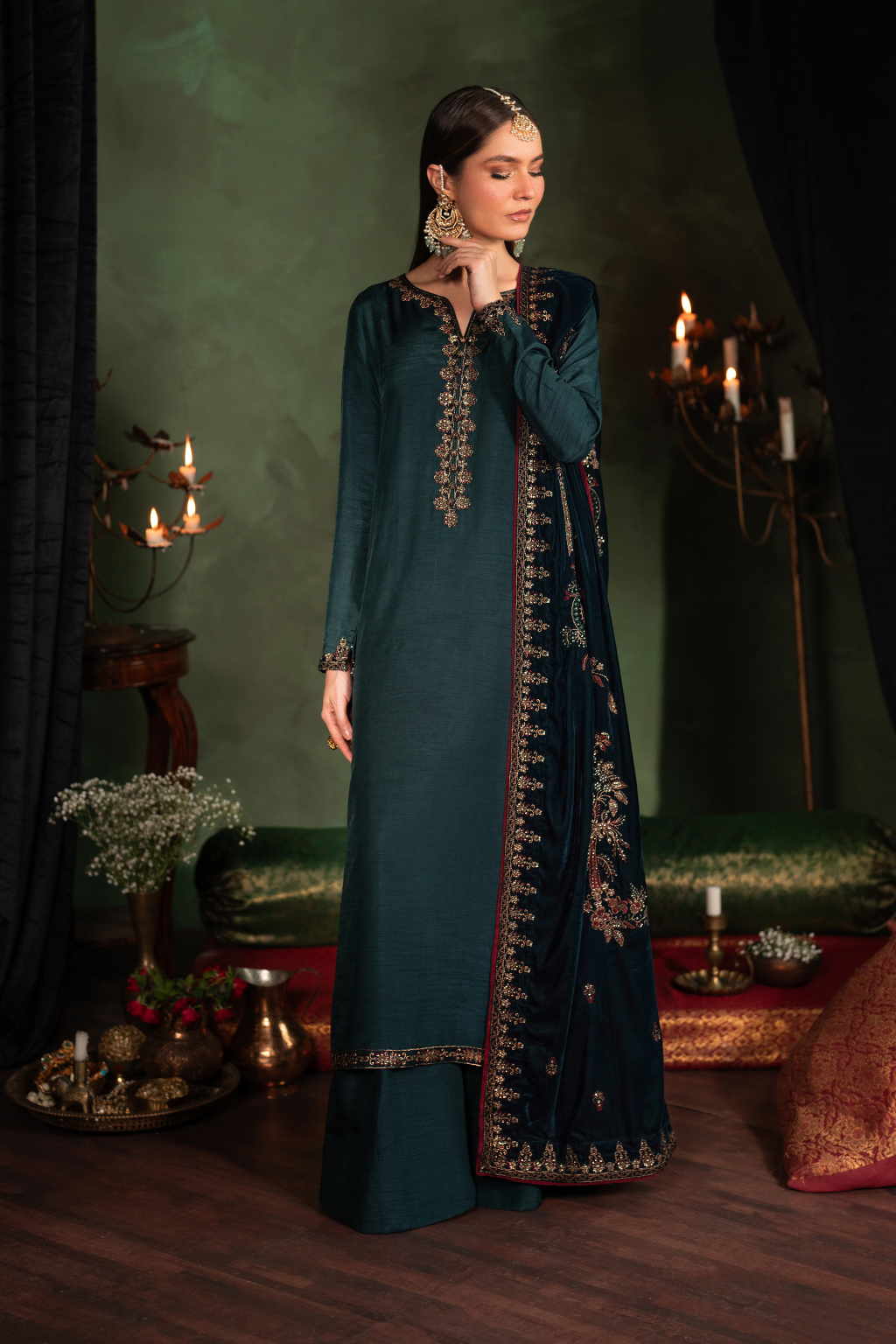 Iznik | Exclusive Velvet | IV-50 - House Of Hania