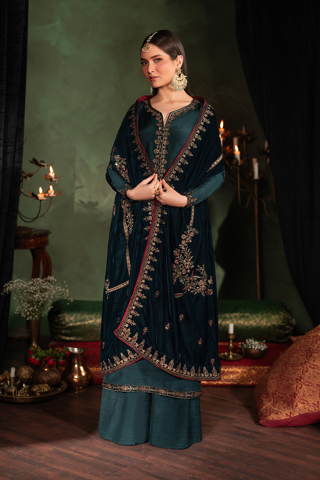 Iznik | Exclusive Velvet | IV-50 - House Of Hania