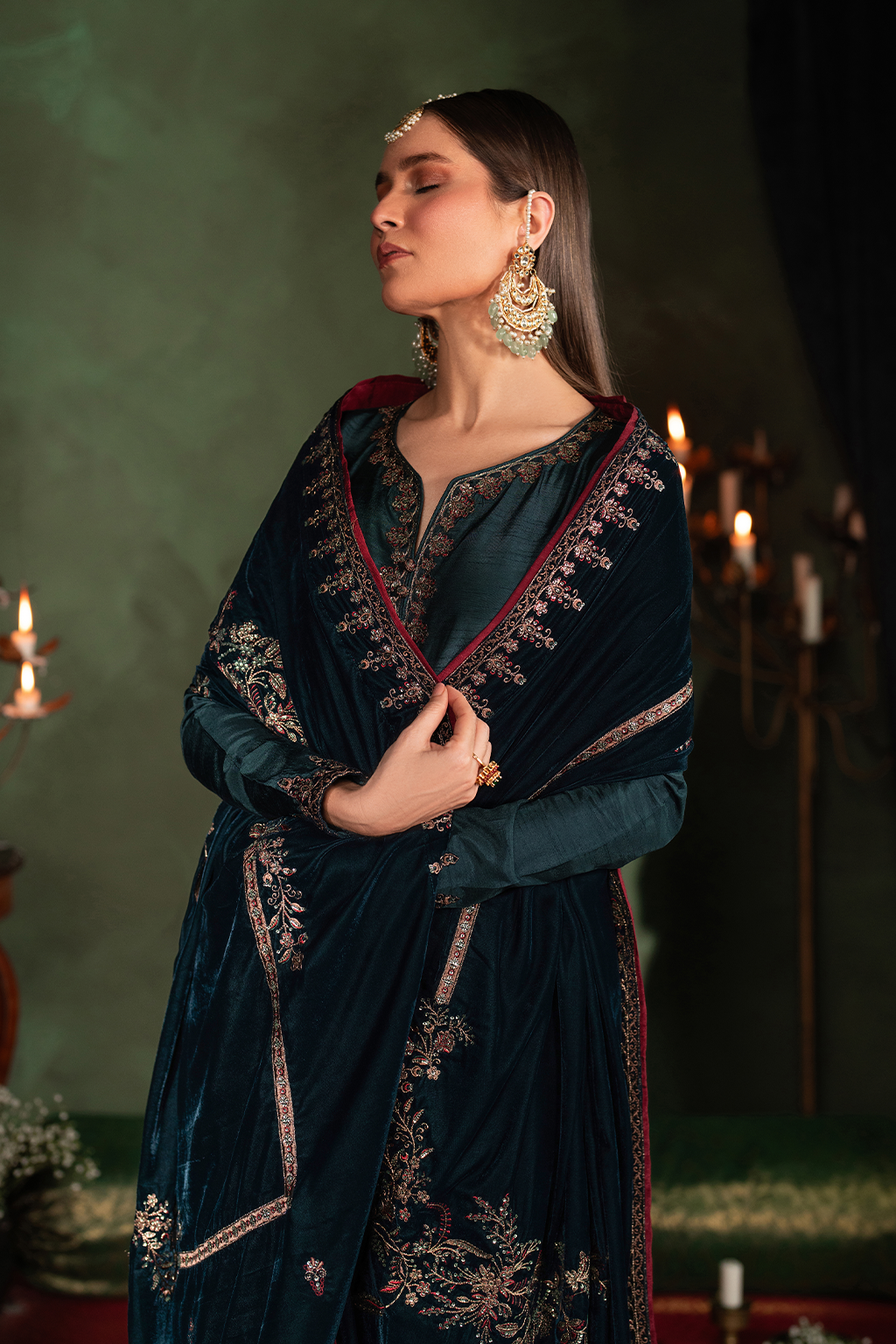 Iznik | Exclusive Velvet | IV-50 - House Of Hania