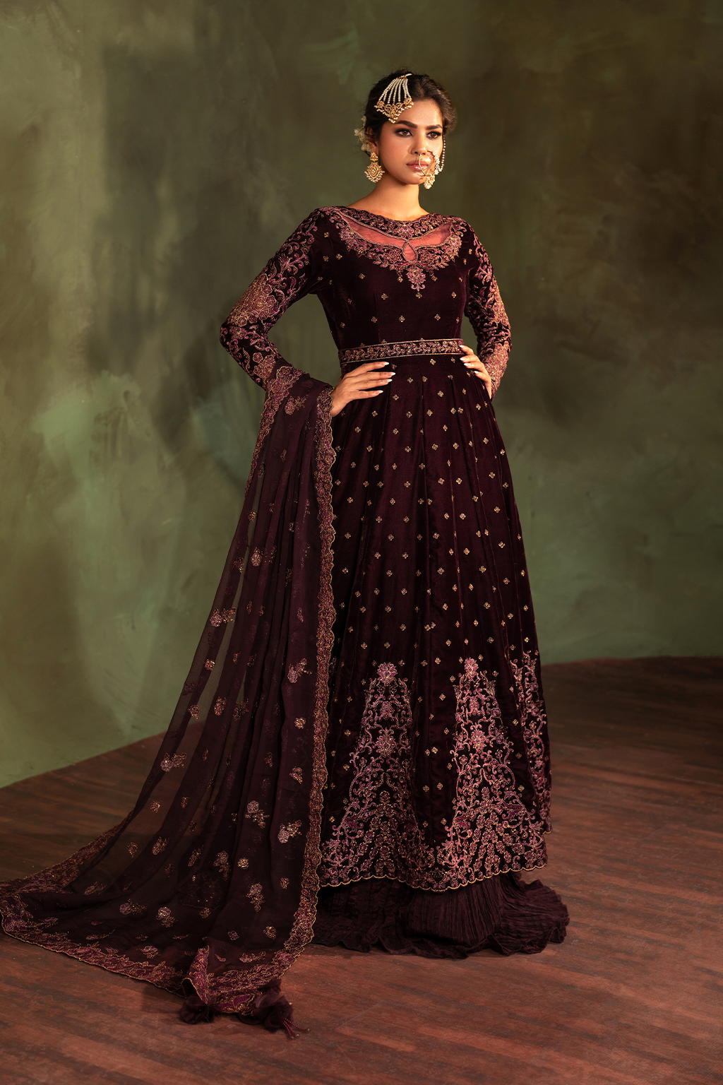 Iznik | Exclusive Velvet | IV-54 - House Of Hania