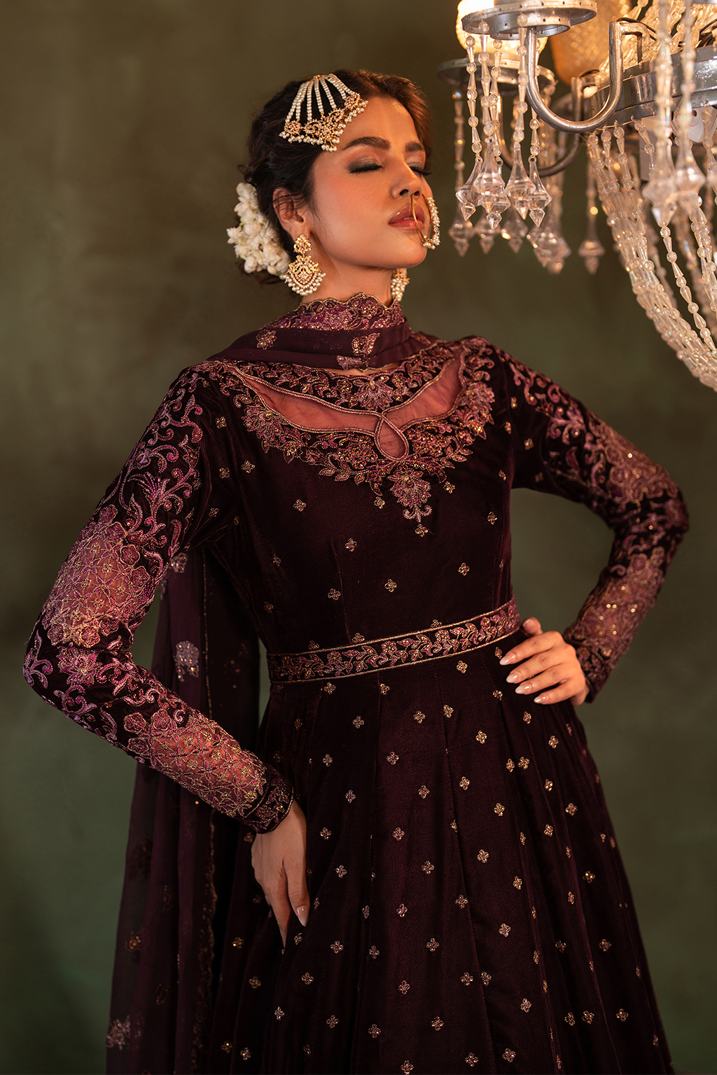 Iznik | Exclusive Velvet | IV-54 - House Of Hania
