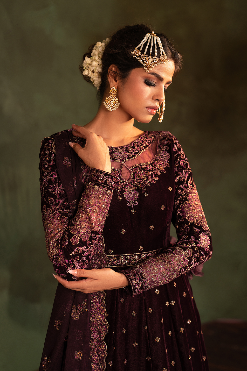 Iznik | Exclusive Velvet | IV-54 - House Of Hania