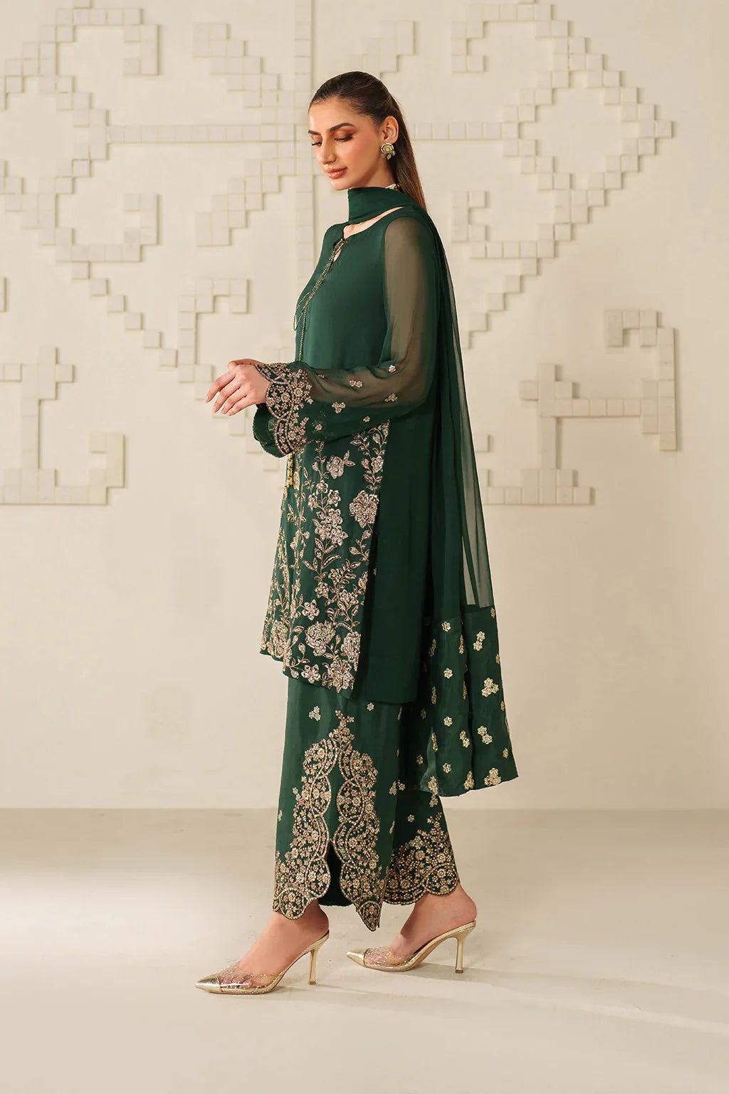 Iznik | Festive Formals | UE-619 Embroidered Chiffon - House Of Hania