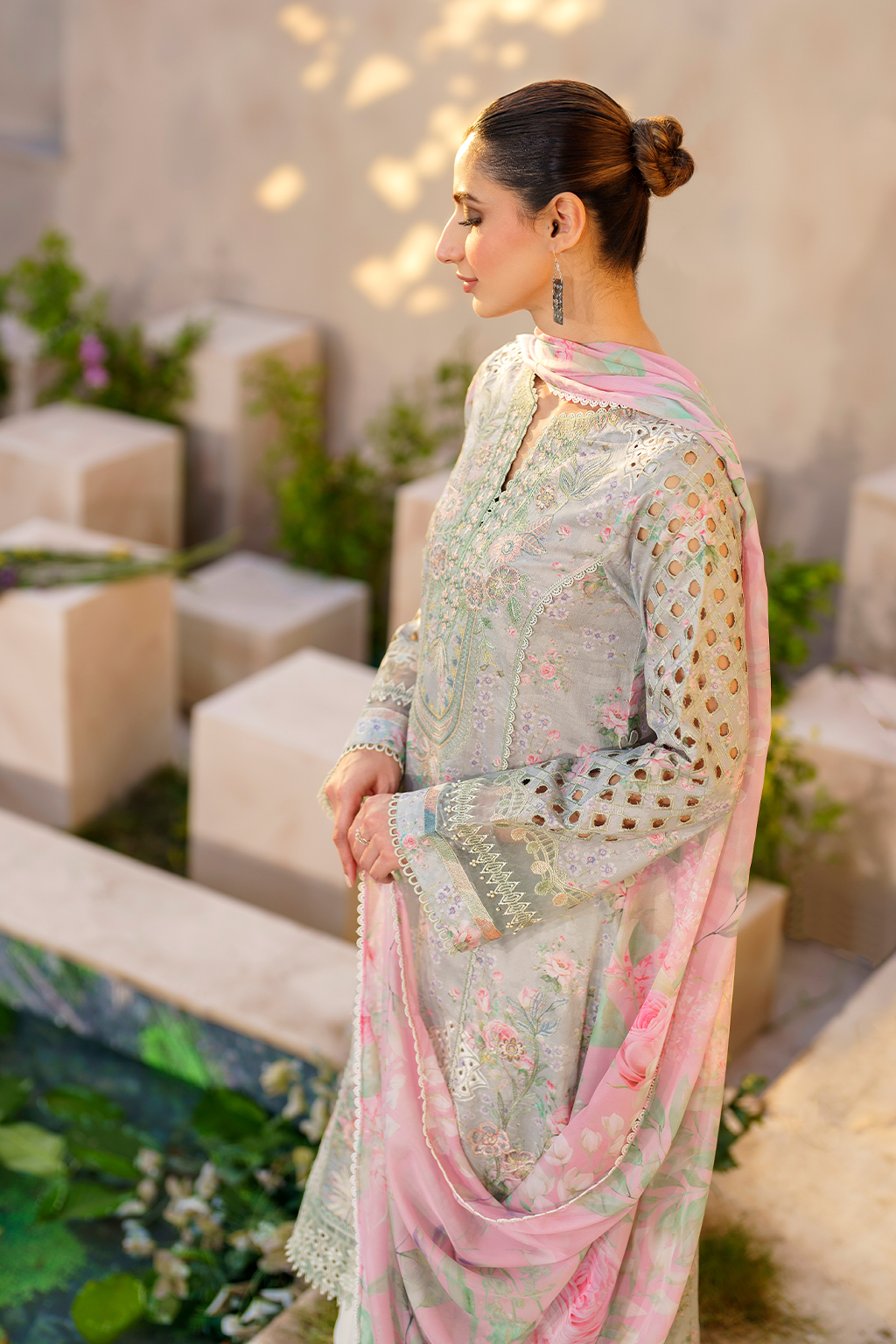 Iznik | Festive lawn 24 | SFL-07 - House Of Hania
