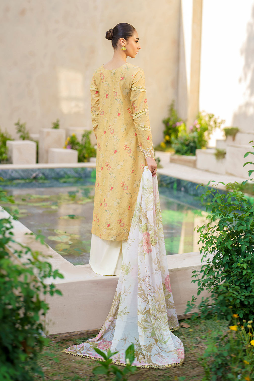 Iznik | Festive lawn 24 | SFL-09 - House Of Hania