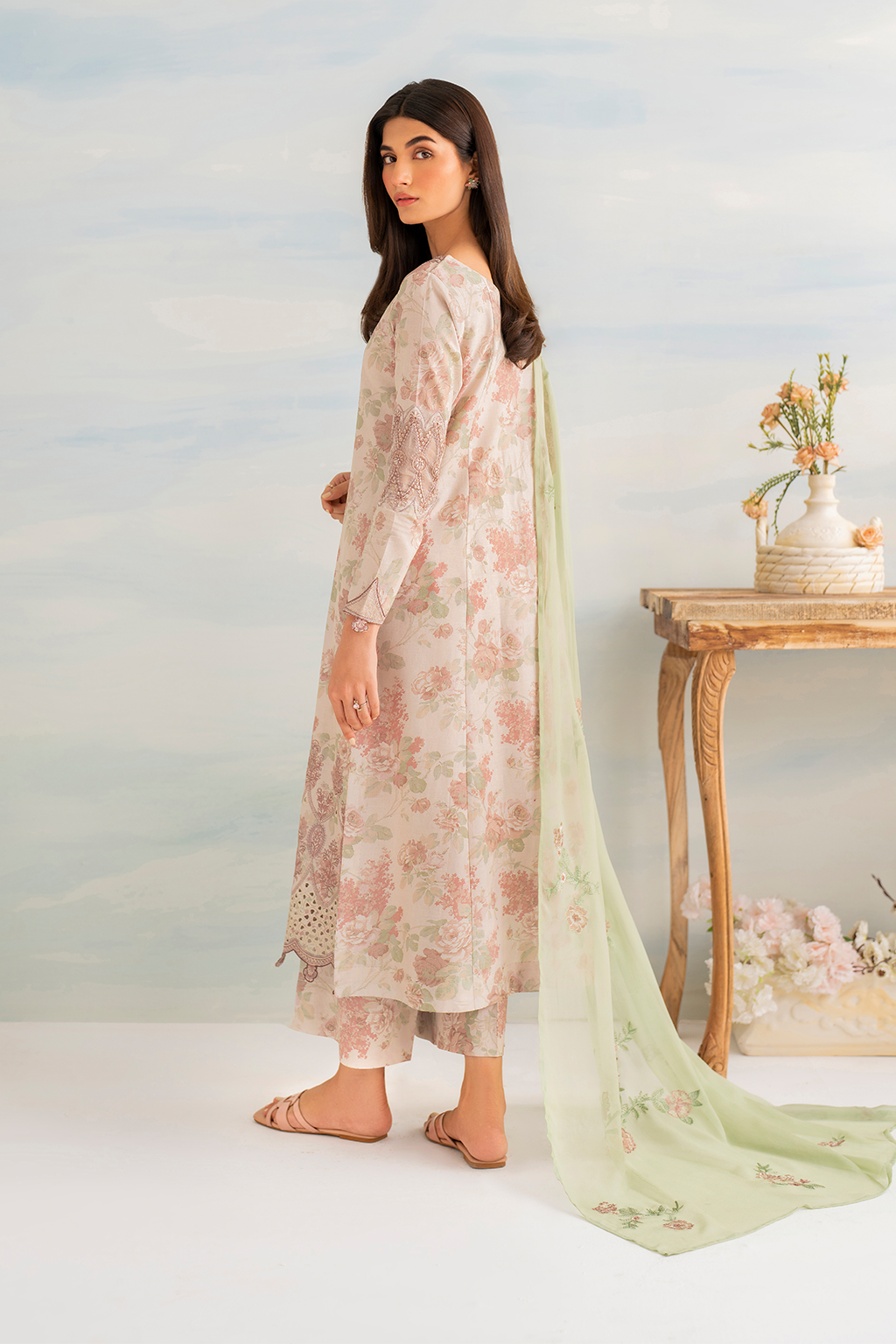 Iznik | Guzel lawn 24 | IGL-05 - House Of Hania