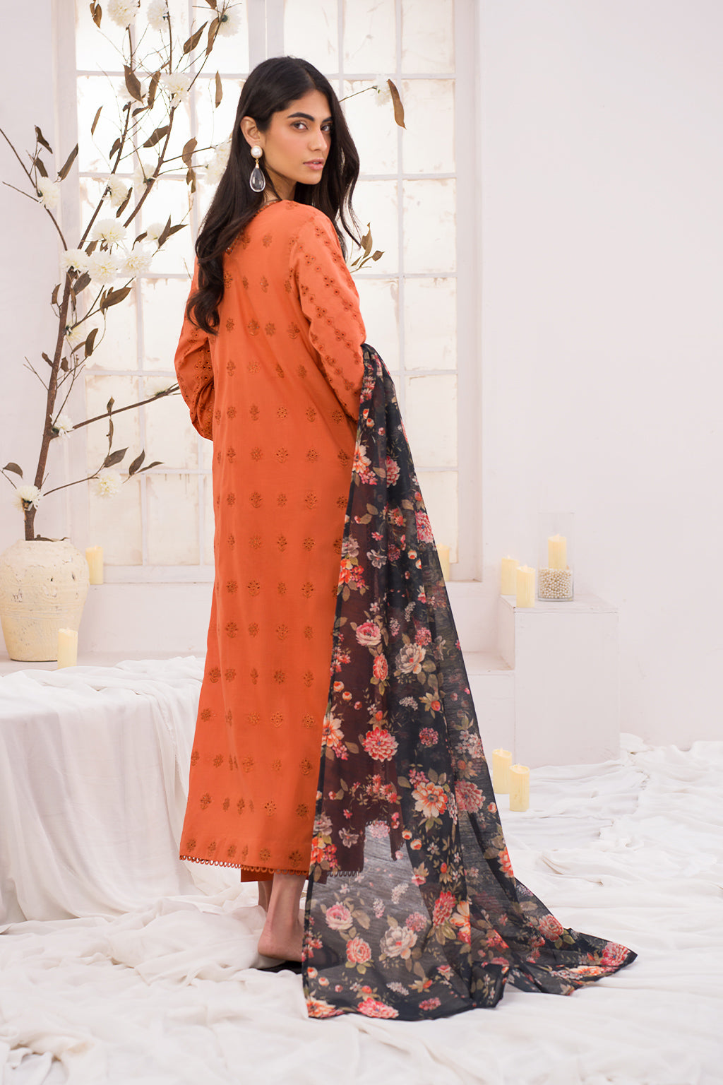 Iznik | Lawnkari 24 | UE-162 LEAFLET - House Of Hania