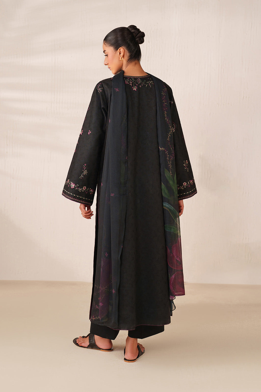 Iznik | Ramadan Edit | UE-595 Embroidered Lawn - House Of Hania