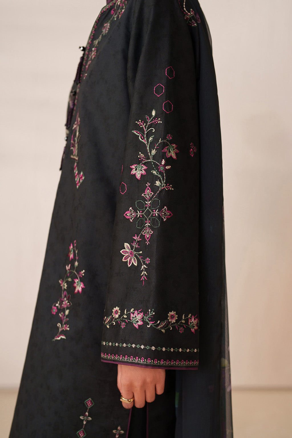 Iznik | Ramadan Edit | UE-595 Embroidered Lawn - House Of Hania