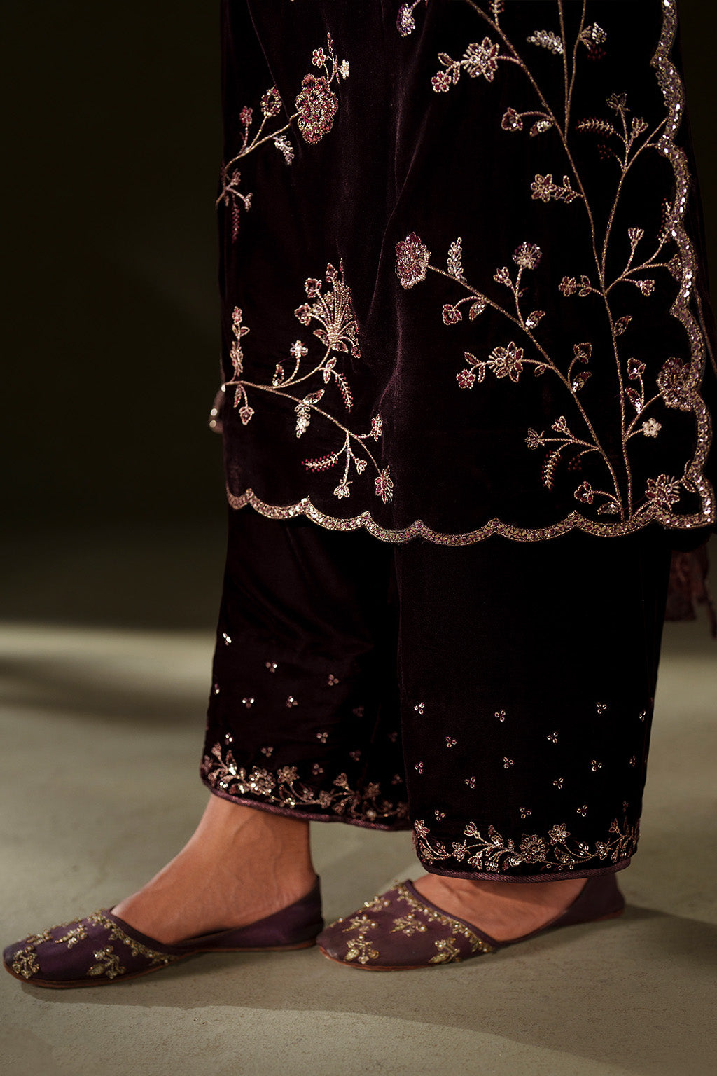 Iznik | Velvet 25 | IV-70 Embroidered Velvet - House Of Hania