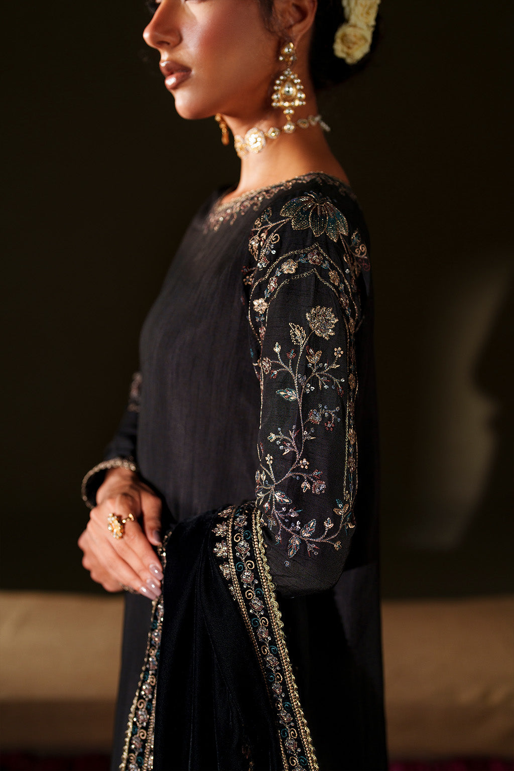 Iznik | Velvet 25 | IV-72 Embroidered Velvet - House Of Hania